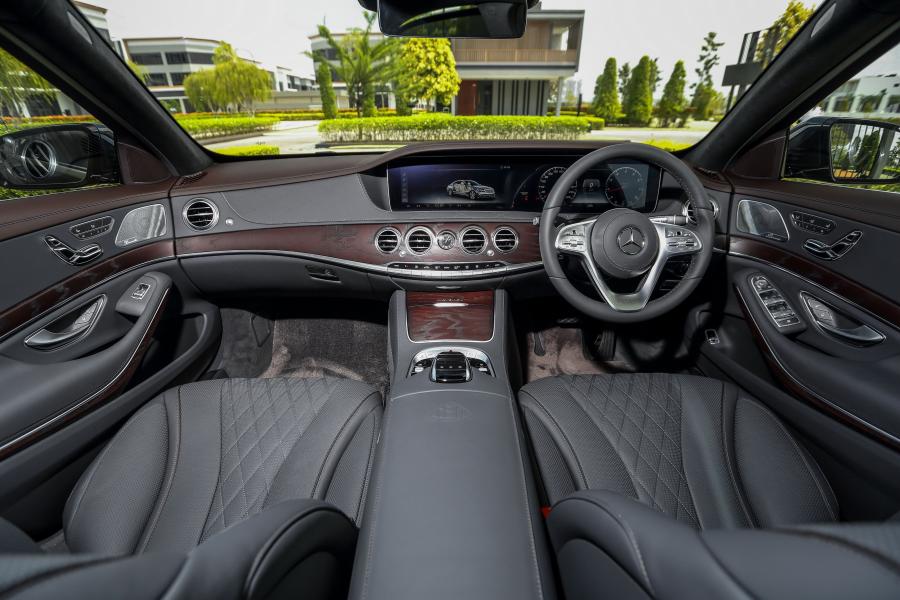 Торпедо Mercedes-Maybach S560 (X222) 2018 года  (MY) (фото 10 из 23)